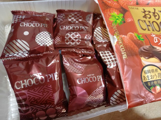 「ロッテ おもてなしチョコパイ パーティーパック あまおう苺 袋9個」のクチコミ画像 by デイジさん