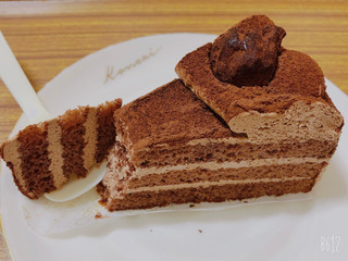 「ローソン Uchi Cafe’ SWEETS 苺のショート＆チョコレートケーキ」のクチコミ画像 by なしなしなしなしさん