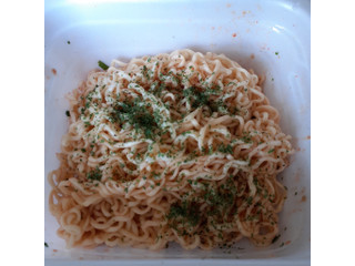 「マルちゃん やきそば弁当 たらこ味バター風味 カップ111g」のクチコミ画像 by 祐也ちくわさん