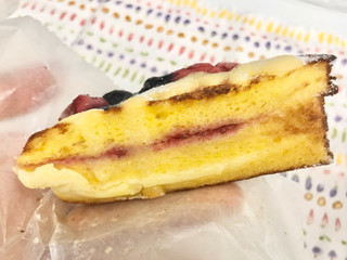 「ヴィ・ド・フランス フレンチトースト チーズケーキ風」のクチコミ画像 by やにゃさん