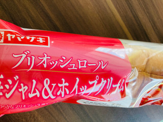 「ヤマザキ ブリオッシュロール 苺ジャム＆ホイップクリーム 袋1個」のクチコミ画像 by いもんぬさん
