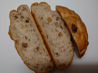 「ヤマザキ Bread Selection くるみのフランスパン 袋3枚」のクチコミ画像 by レビュアーさん