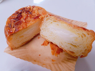 「ローソン Uchi Cafe’ クイニーアマン レモン＆チーズクリーム」のクチコミ画像 by nag～ただいま留守にしております～さん