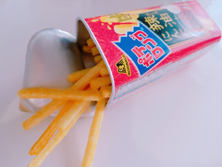 「森永製菓 ポテロング ラー油とにんにく味 カップ43g」のクチコミ画像 by nag～ただいま留守にしております～さん
