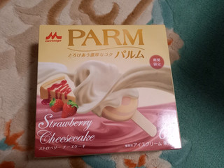 「森永 PARM ストロベリーチーズケーキ 箱6本」のクチコミ画像 by デイジさん