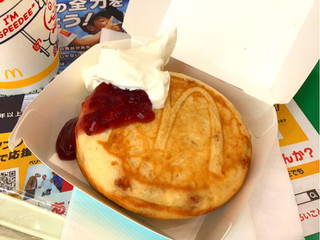 「マクドナルド ハワイアンパンケーキ 3種のベリーソース」のクチコミ画像 by のんすくりーむさん