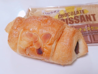 「リョーユーパン バター香るチョコクロワッサン 袋1個」のクチコミ画像 by nag～ただいま留守にしております～さん