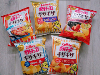 「カルビー ポテトチップスギザギザ ピリ辛韓国のり風味 袋58g」のクチコミ画像 by nag～ただいま留守にしております～さん