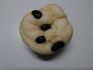「ローソン プチモッチ 黒豆クリームチーズ」のクチコミ画像 by レビュアーさん