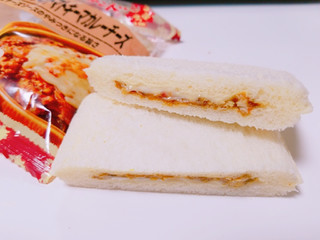 「フジパン スナックサンド はかた地どりのトマトキーマカレーチーズ 袋2個」のクチコミ画像 by nag～ただいま留守にしております～さん