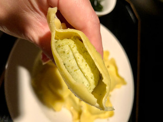 「神戸物産 グランラビオリ チーズ＆バジル 250g」のクチコミ画像 by さくらJMさん