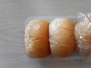 「ヤマザキ 薄皮 クリームパン 袋5個」のクチコミ画像 by もこもこもっちさん