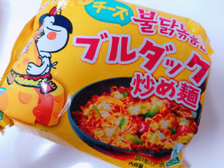 「三養ジャパン チーズブルダック炒め麺 袋140g」のクチコミ画像 by nag～ただいま留守にしております～さん