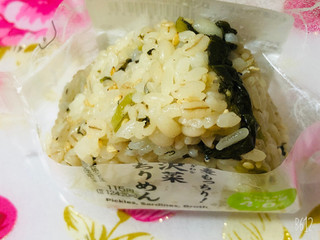 「セブン-イレブン もち麦もっちり 野沢菜ちりめんおむすび」のクチコミ画像 by なしなしなしなしさん