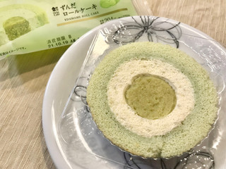 「ローソン Uchi Cafe’ ずんだロールケーキ」のクチコミ画像 by やにゃさん
