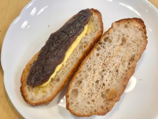 「ローソン マチノパン 香くるみフランスパン あんバター」のクチコミ画像 by やにゃさん