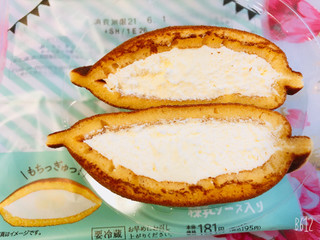 「ローソン Uchi Cafe’×Milk MILKどらもっち 練乳ソース入り」のクチコミ画像 by なしなしなしなしさん
