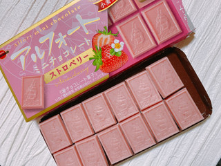 「ブルボン アルフォートミニチョコレート ストロベリー 箱12個」のクチコミ画像 by Remiiさん