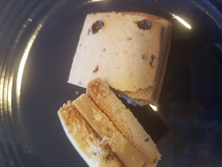 「カルディ チョコレートサンドクッキー ホリデースパイス 袋1個」のクチコミ画像 by 食い倒れ太郎さん