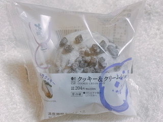 「ローソン Uchi Cafe’ クッキー＆クリームシュー」のクチコミ画像 by Remiiさん