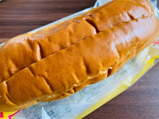 「オイシス キンキパン サラダドッグ 袋1個」のクチコミ画像 by いもんぬさん
