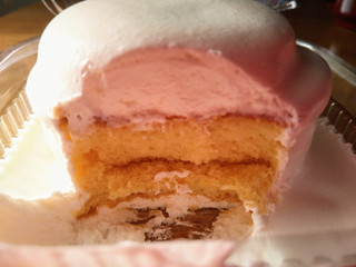 「ローソン Uchi Cafe’ おぼれクリームのパンケーキ」のクチコミ画像 by ピノ吉さん