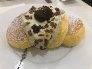 幸せのパンケーキ 国産和栗のモンブランホイップパンケーキ