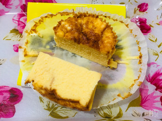 「ローソン Uchi Cafe’ SWEETS バスチー バスク風チーズケーキ」のクチコミ画像 by なしなしなしなしさん