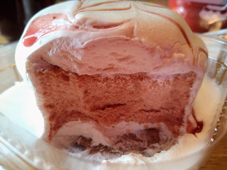 「ローソン Uchi Cafe’ おぼれクリームのパンケーキ いちごの味わい」のクチコミ画像 by ピノ吉さん