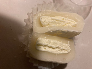 「セブン-イレブン 北海道産クリームチーズのレアチーズ大福」のクチコミ画像 by まるちゃーんさん