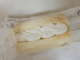 「セブン-イレブン 白いホイップのメロンパン」のクチコミ画像 by レビュアーさん