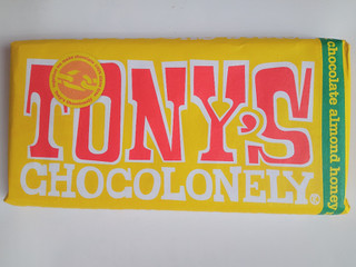 「トニーズチョコロンリー ミルクチョコレート32％ アーモンドハニーヌガー 180g」のクチコミ画像 by レビュアーさん