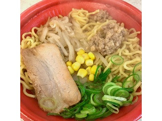 「ファミリーマート ファミマル 北海道仕込みの厳選味噌 濃厚味噌ラーメン」のクチコミ画像 by めりけんさん