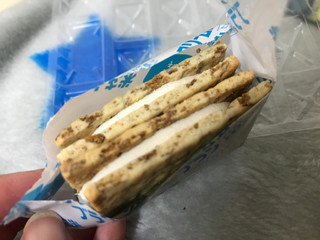 「アサヒ クリーム玄米ブラン クリームチーズ 袋2枚×2」のクチコミ画像 by レビュアーさん