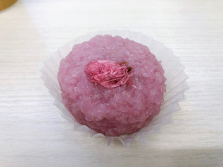 「セブン-イレブン 北海道産小豆使用桜もち」のクチコミ画像 by こつめかわうそさん