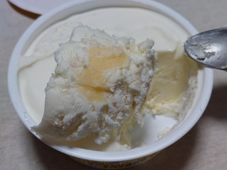 「BAKE CHEESE TART アイスクリーム カップ160ml」のクチコミ画像 by 抹茶らてさん