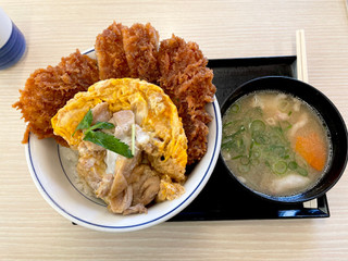 「かつや 親子丼とタレカツの合い盛り丼 1食」のクチコミ画像 by ビールが一番さん