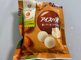 「江崎グリコ アイスの実 濃いアーモンドミルク 袋7ml×12」のクチコミ画像 by さかぴちさん