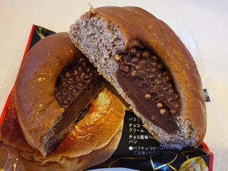 「ヤマザキ パフチョコのチョコクリームパン 1個」のクチコミ画像 by 紫の上さん