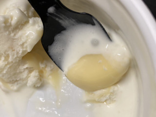 「BAKE CHEESE TART アイスクリーム カップ160ml」のクチコミ画像 by もぐミさん