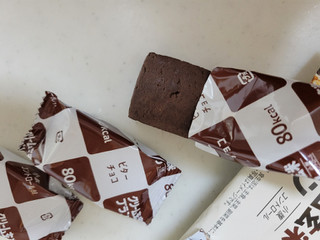 「アサヒ クリーム玄米ブラン 80kcal ビターチョコ 袋3個」のクチコミ画像 by レビュアーさん