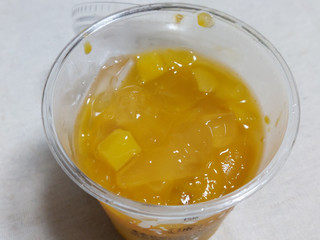 「ローソン Uchi Cafe’ まるでマンゴーみたいなマンゴープリン」のクチコミ画像 by 抹茶らてさん