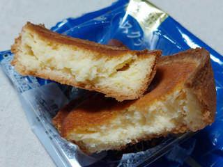 「ヤマザキ デザートファクトリー バスクチーズケーキ風タルト 1個」のクチコミ画像 by 抹茶らてさん