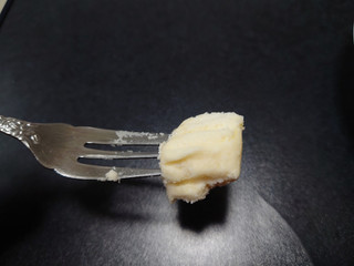 「ファミリーマート 濃い味チーズケーキ」のクチコミ画像 by しろねこエリーさん