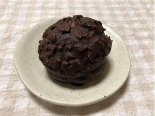 「ファミリーマート ファミマスイーツ チョコクッキーシュー」のクチコミ画像 by nagomi7さん