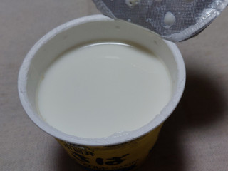 「小岩井 まきばヨーグルト コク豊かなクリーム仕立て カップ90g」のクチコミ画像 by 抹茶らてさん