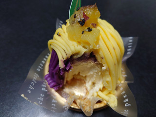 「シャトレーゼ 金時芋と紫芋のモンブラン」のクチコミ画像 by しろねこエリーさん