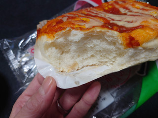「ヤマザキ 大きなピザパン 袋1個」のクチコミ画像 by しろねこエリーさん