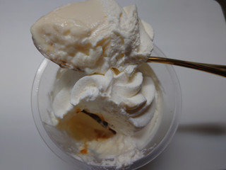 「セブン-イレブン ホイップクリームのミルクプリン 1個」のクチコミ画像 by レビュアーさん