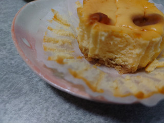 「セブン-イレブン なめらかベイクドチーズケーキ」のクチコミ画像 by しろねこエリーさん
